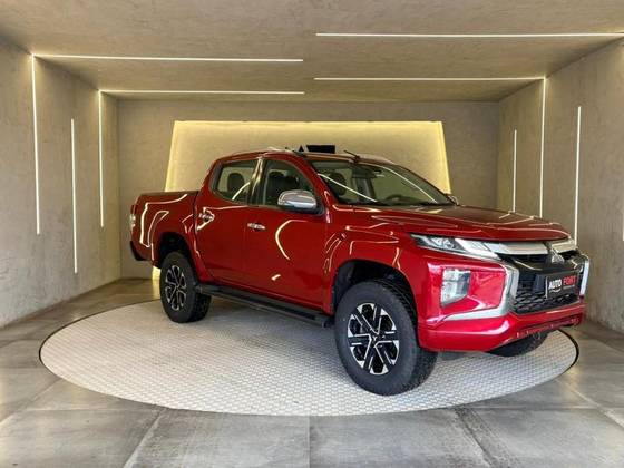 MITSUBISHI L200 TRITON 2.4 16V TURBO DIESEL SPORT HPE-S CD 4P 4X4 AUTOMÁTICO